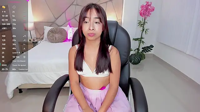 July Adams online show from 5, 10, 2025