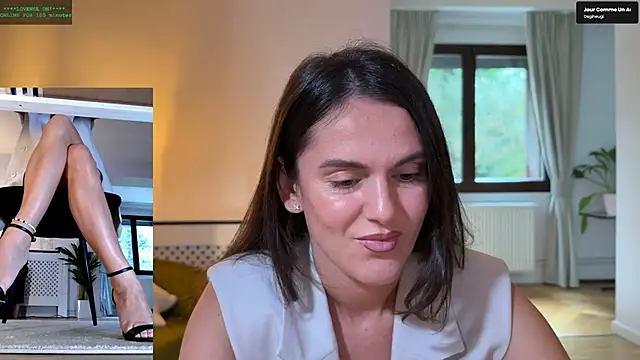 Snapshot of LegswAttitude chatting on 6, 10, 2025 LegswAttitude online show from 6, 10, 2025