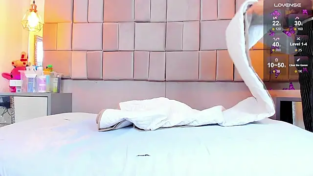 antoneella jones online show from 18, 12, 2025