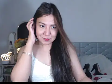 Snapshot of stellahugeX chatting on 11, 10, 2025 stellahugeX online show from 11, 10, 2025