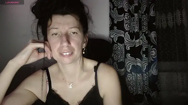 Snapshot of RosieHayes chatting on 26, 11, 2025 RosieHayes online show from 26, 11, 2025