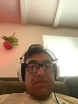 Snapshot of Red-hot-traveler chatting on 11, 11, 2025 Red-hot-traveler online show from 11, 11, 2025