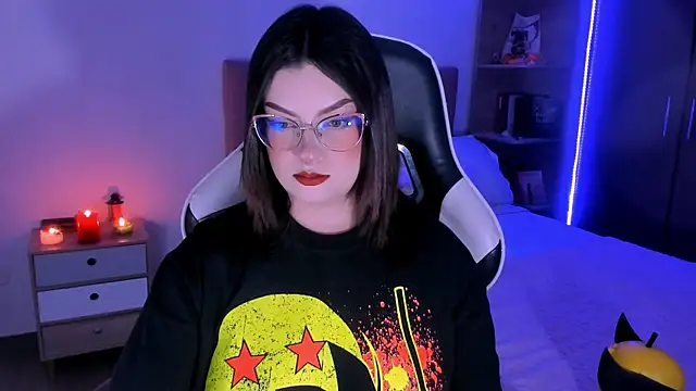 OphelianaRose33 online show from 24, 11, 2025