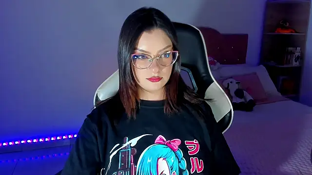 OphelianaRose33 online show from 10, 4, 2026