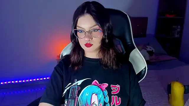 OphelianaRose33 online show from 16, 4, 2026