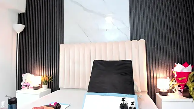 Samantha Claus online show from 25, 11, 2025