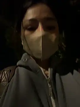 Linh 2004 online show from 25, 3, 2026