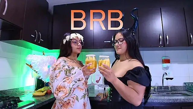 Lilith and Khloe online show from 4, 11, 2025