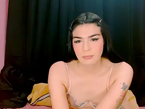 Snapshot of _crystal23_ chatting on 25, 10, 2025  crystal23  online show from 25, 10, 2025