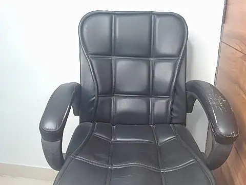 Urlove lily online show from 2, 12, 2025