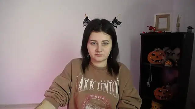 Katrin kiss  online show from 10, 11, 2025