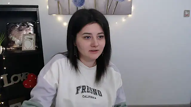 Katrin kiss  online show from 4, 3, 2026