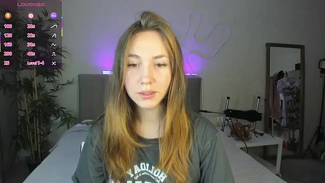 Snapshot of Luna_G0ld chatting on 13, 10, 2025 Luna G0ld online show from 13, 10, 2025