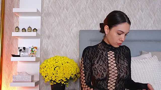 Sofy Bradd online show from 5, 11, 2025