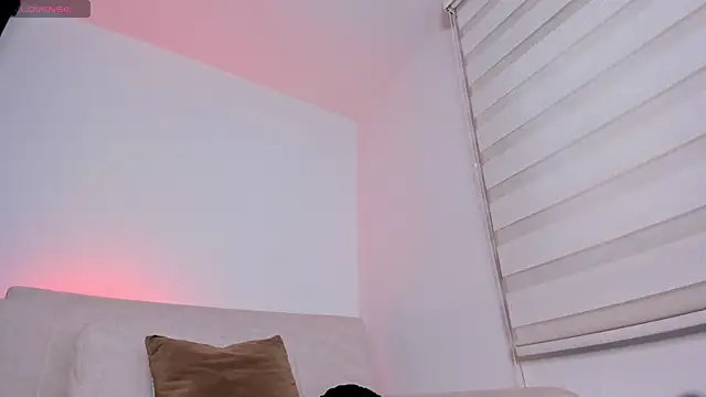 arianna 000 online show from 7, 7, 2026