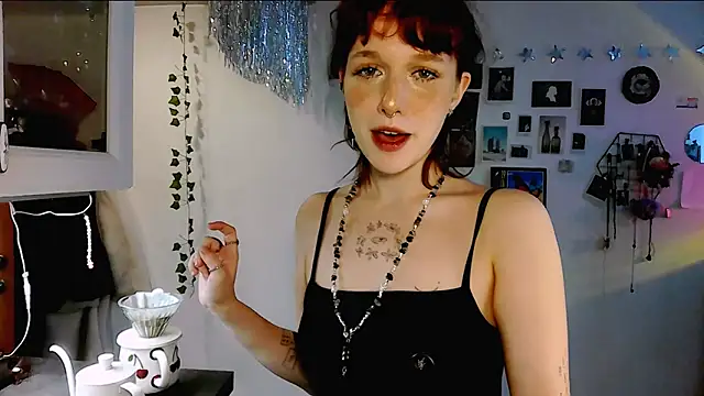 LeelooYolo online show from 17, 4, 2026