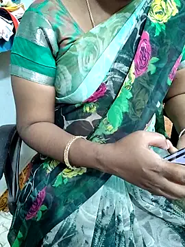 Snapshot of lolida69thamil chatting on 28, 9, 2025 lolida69thamil online show from 28, 9, 2025