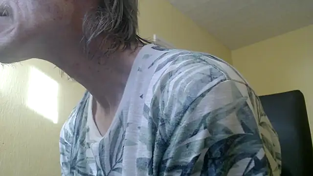 Snapshot of k74robert chatting on 14, 11, 2025 k74robert online show from 14, 11, 2025