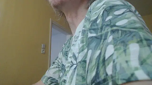 Snapshot of k74robert chatting on 15, 11, 2025 k74robert online show from 15, 11, 2025