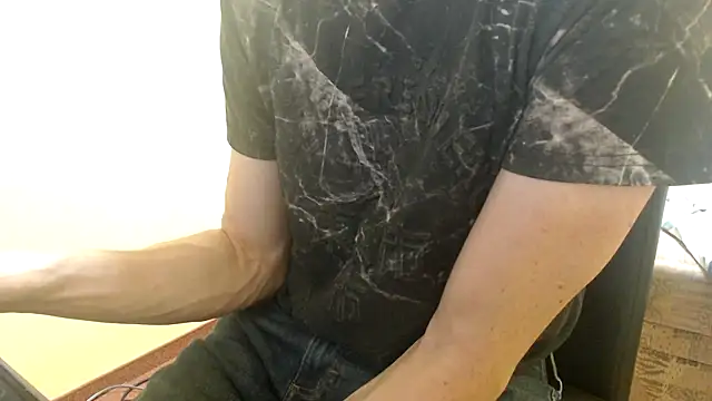 Snapshot of k74robert chatting on 21, 11, 2025 k74robert online show from 21, 11, 2025