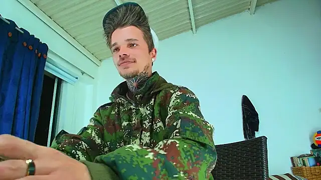 Snapshot of Gold_Loyal77 chatting on 21, 9, 2025 Gold Loyal77 online show from 21, 9, 2025