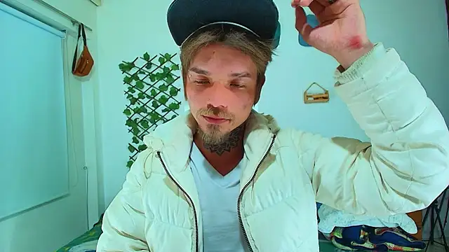 Snapshot of Gold_Loyal77 chatting on 8, 2, 2026 Gold Loyal77 online show from 8, 2, 2026