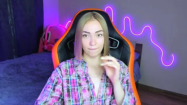 Snapshot of LaraKrein_lk chatting on 16, 10, 2025 LaraKrein lk online show from 16, 10, 2025