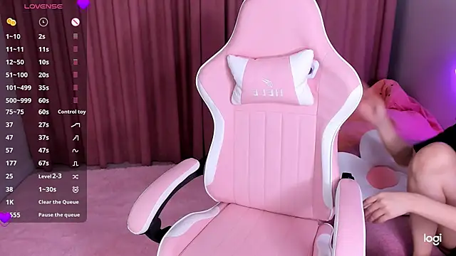 Momo Ayase  online show from 12, 11, 2025