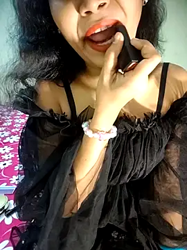 Snapshot of Snaya-baby chatting on 18, 10, 2025 Snaya-baby online show from 18, 10, 2025