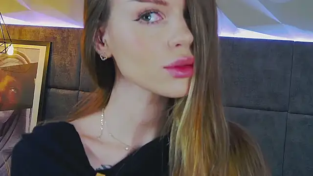 MarilynNova online show from 8, 3, 2026