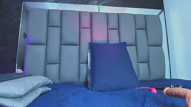 Snapshot of Roxana_gomez chatting on 5, 10, 2025 Roxana gomez online show from 5, 10, 2025