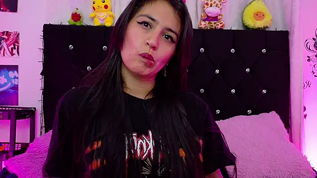 Snapshot of queen_smiley chatting on 14, 10, 2025 queen smiley online show from 14, 10, 2025