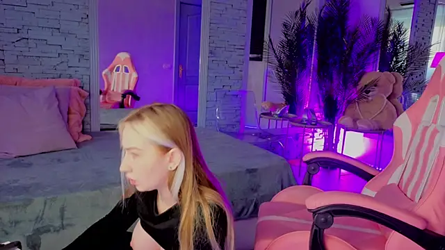 Reina Cummings online show from 17, 1, 2026