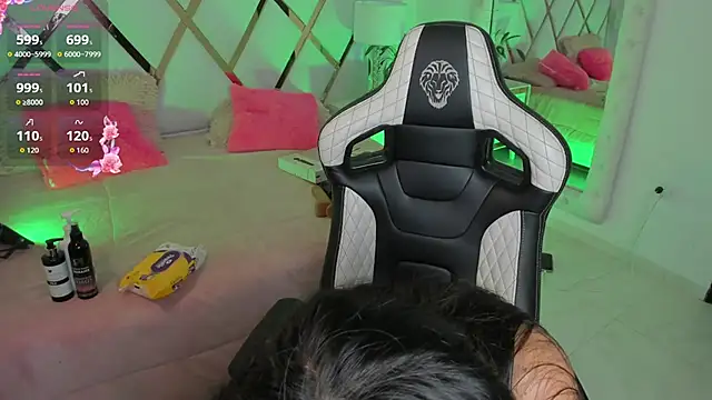 megann  up online show from 18, 3, 2026