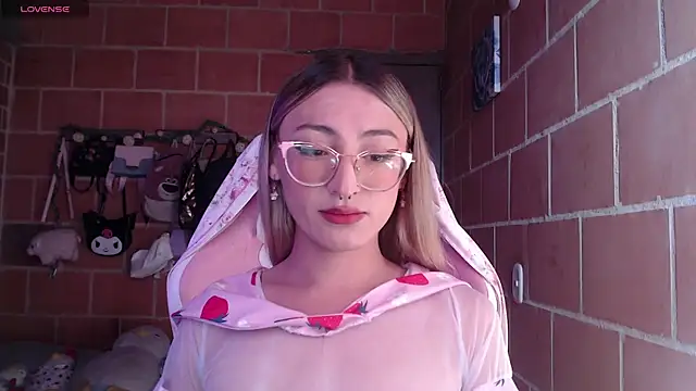 Snapshot of Andrea_camilaaa chatting on 22, 6, 2026 Andrea camilaaa online show from 22, 6, 2026