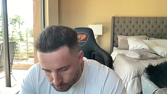 brettmycles28 online show from 13, 9, 2025