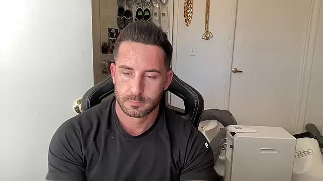 brettmycles28 online show from 26, 6, 2026
