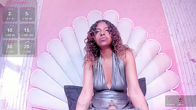 Snapshot of MisRoos chatting on 30, 10, 2025 MisRoos online show from 30, 10, 2025