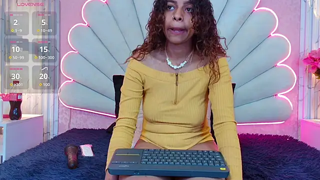 Snapshot of MisRoos chatting on 16, 12, 2025 MisRoos online show from 16, 12, 2025