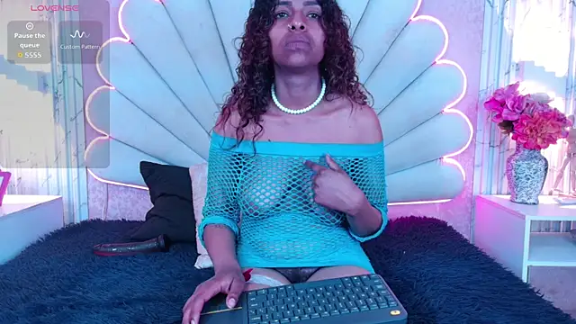 Snapshot of MisRoos chatting on 17, 12, 2025 MisRoos online show from 17, 12, 2025