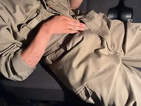 Snapshot of CAMEL1913 chatting on 12, 9, 2025 CAMEL1913 online show from 12, 9, 2025