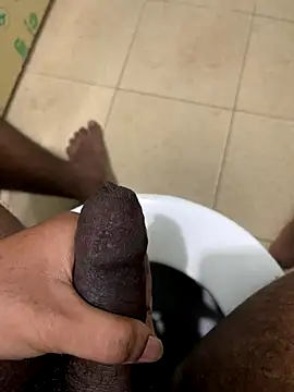 Snapshot of dickfuckerkkk chatting on 6, 11, 2025 dickfuckerkkk online show from 6, 11, 2025