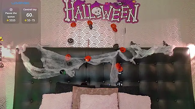Snapshot of Sharonevanss_ chatting on 25, 10, 2025 Sharonevanss  online show from 25, 10, 2025