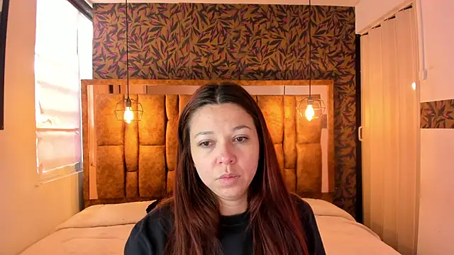 Isa Thompson   online show from 1, 12, 2025