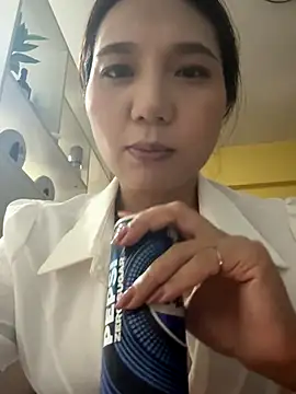 Snapshot of Dujuan-d chatting on 17, 10, 2025 Dujuan-d online show from 17, 10, 2025