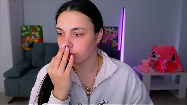 queenofthesense  online show from 8, 11, 2025