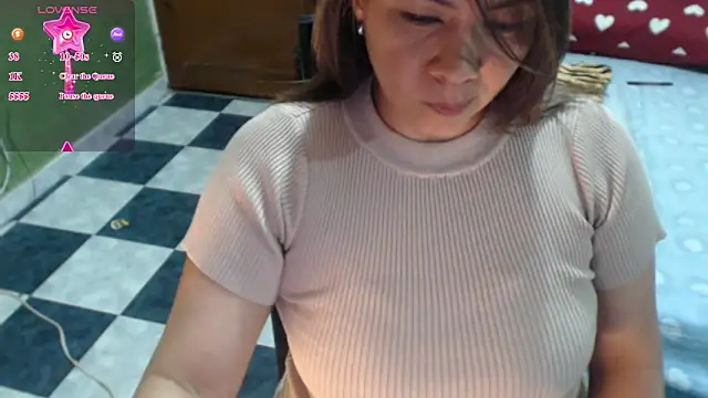 hiilarybrown online show from 15, 3, 2026