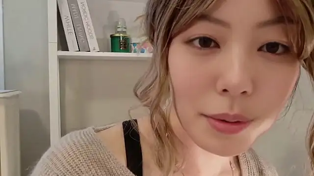Nana with online show from 21, 3, 2026