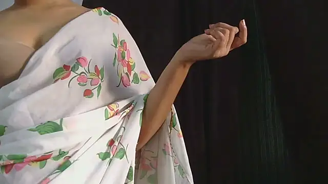 Snapshot of Cute-Bacchi chatting on 29, 9, 2025 Cute-Bacchi online show from 29, 9, 2025