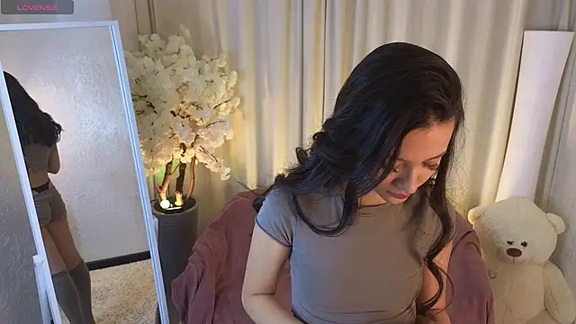 Janet Jee online show from 13, 10, 2025